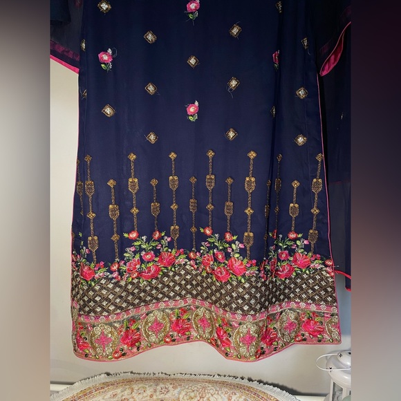 Shalwar kameez 3 peice - Picture 3 of 3